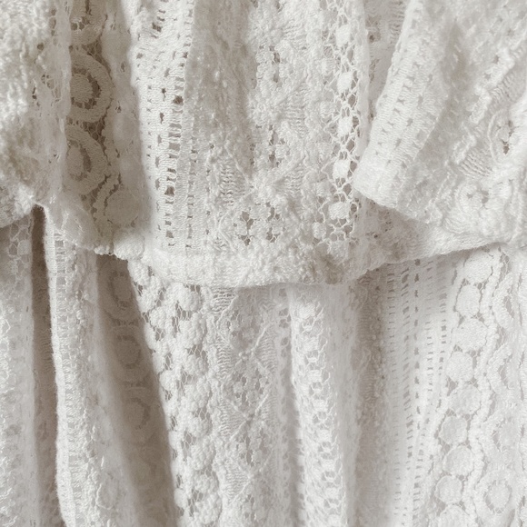 Off shoulder lace romper - Picture 2 of 4